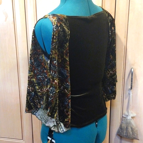 🖤Vintage Velvet Dark Olive Green Fairy Crop Top w/ Split 3/4 Bell Sleeve - Picture 9 of 17